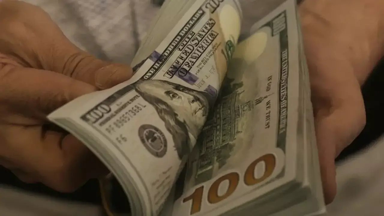 قفزة مفاجئة في سعر الدولار بقيمة 83 قرشاً تترقب قرار البنك المركزي القادم